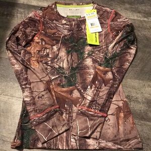 NWT Under Armour Long Sleeve Shirt